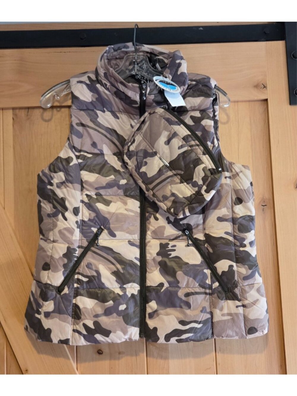 New! My Anorak Size L Beige Camo Down Vest Packable Weighs Less than 1 lb